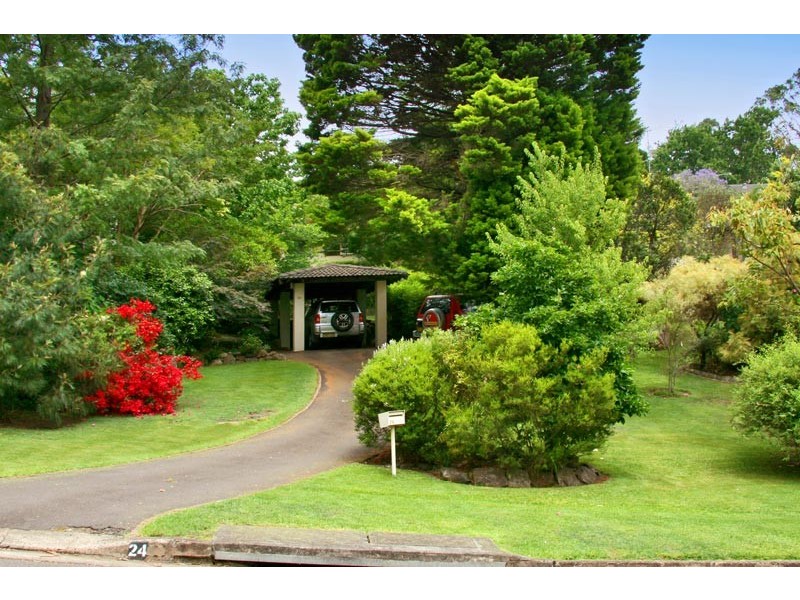24 Parkinson Ave, South Turramurra NSW 2074