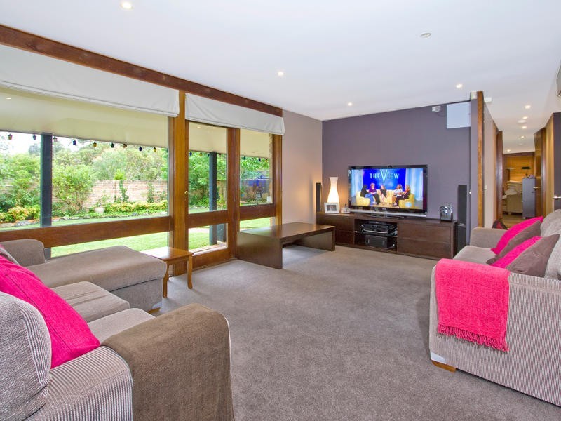 2 Ulm Avenue, South Turramurra NSW 2074