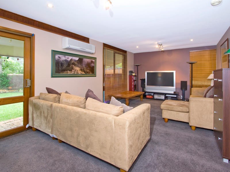 2 Ulm Avenue, South Turramurra NSW 2074