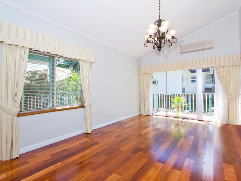 8 Gloucester Avenue, West Pymble NSW 2073