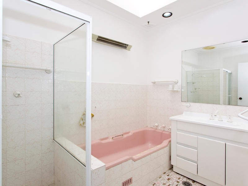 8 Gloucester Avenue, West Pymble NSW 2073