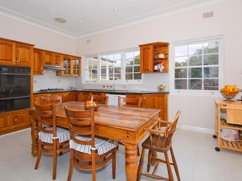 39 Yarrara Road, West Pymble NSW 2073