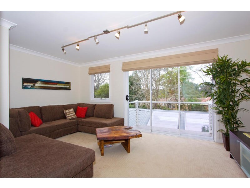 11 Wyomee Avenue, West Pymble NSW 2073