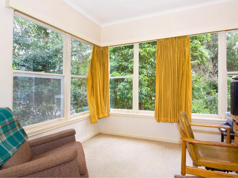 11 Warragal Road, Turramurra NSW 2074