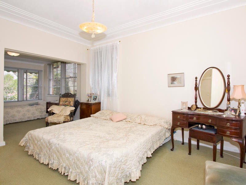 6 Iona Avenue, Pymble NSW 2073