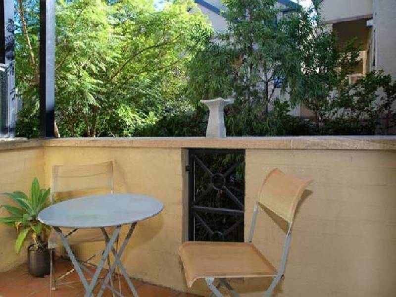 Pacific Highway, Roseville NSW 2069