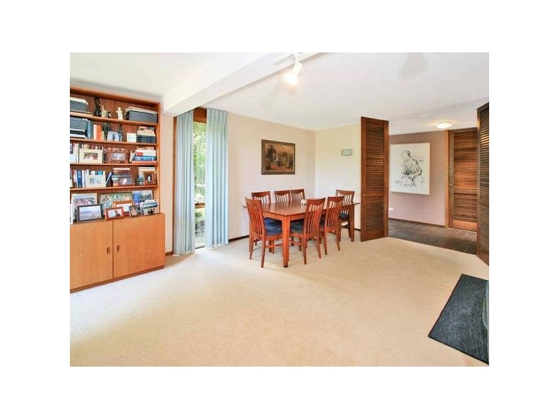 2 Raleigh Crescent, St Ives NSW 2075