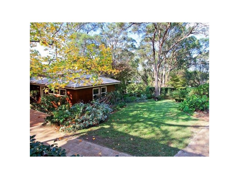 104 Wallalong Crescent, West Pymble NSW 2073