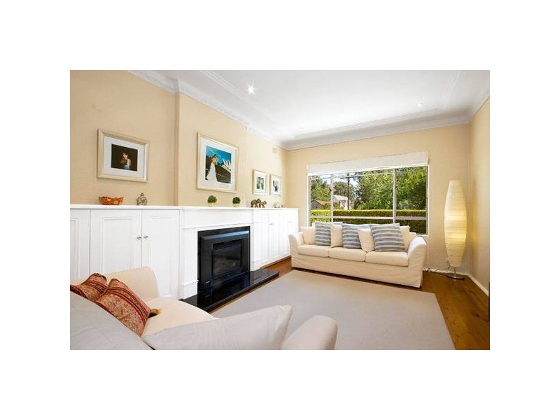 12 Yalleroi Avenue, West Pymble NSW 2073