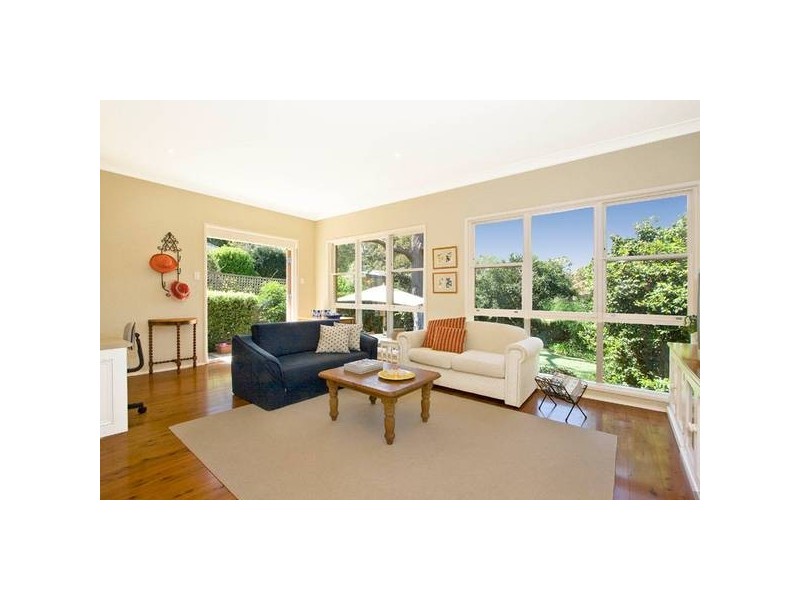 12 Yalleroi Avenue, Pymble NSW 2073