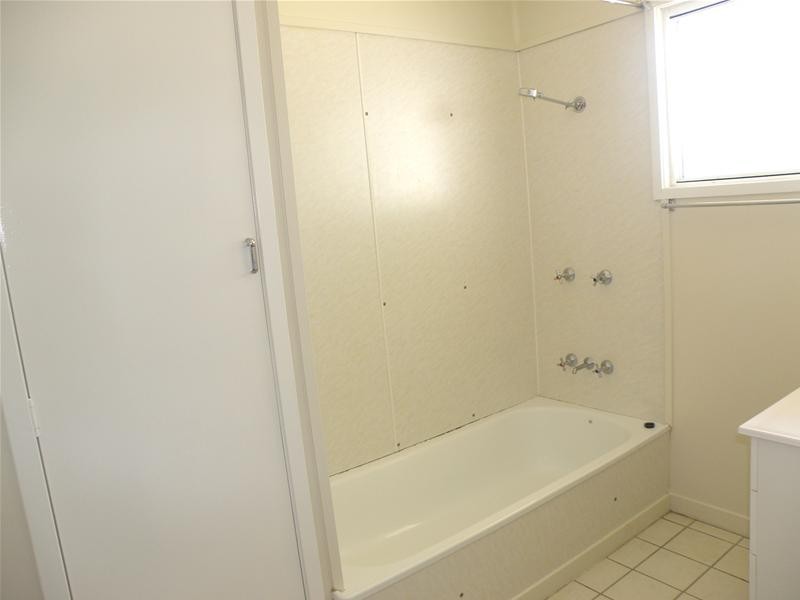 18 Collins Street, Biloela QLD 4715