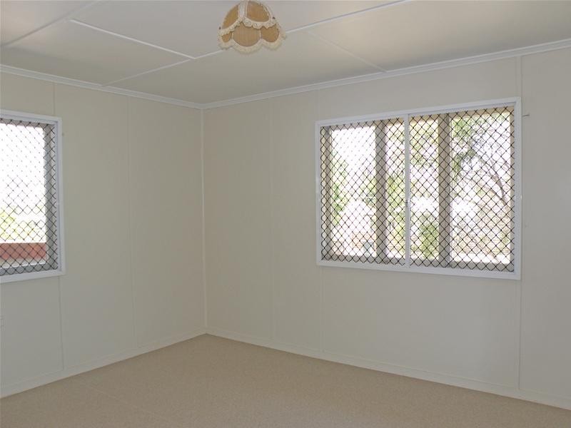 18 Collins Street, Biloela QLD 4715