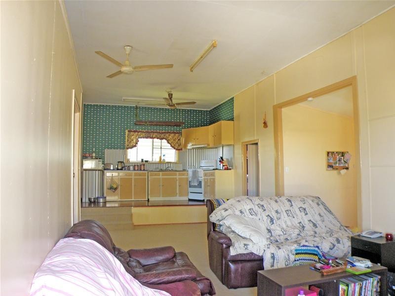 15 Bell Street, Biloela QLD 4715