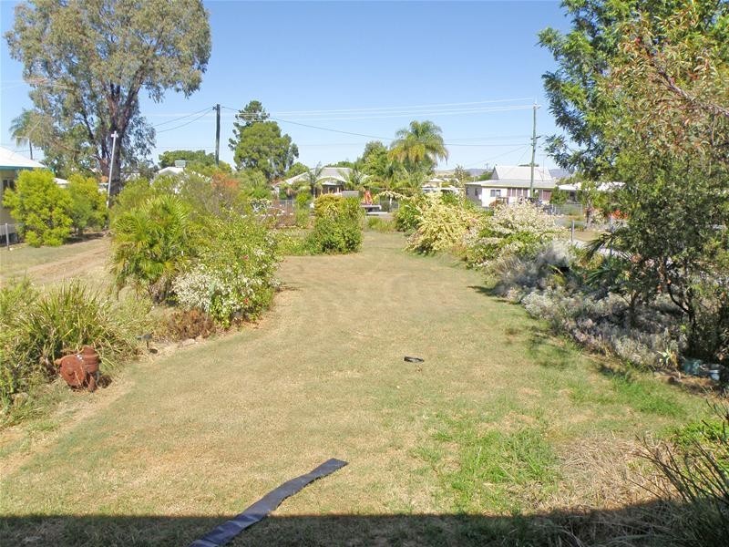 15 Bell Street, Biloela QLD 4715