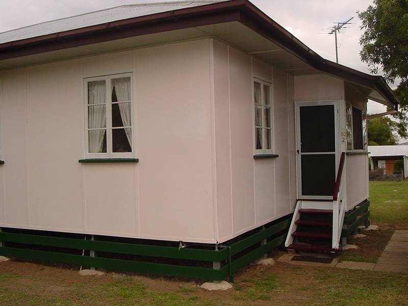 2/63 Bell Street, Biloela QLD 4715