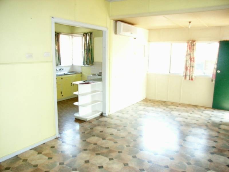 2/63 Bell Street, Biloela QLD 4715