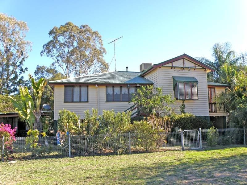 27 Kroombit Street, Biloela QLD 4715