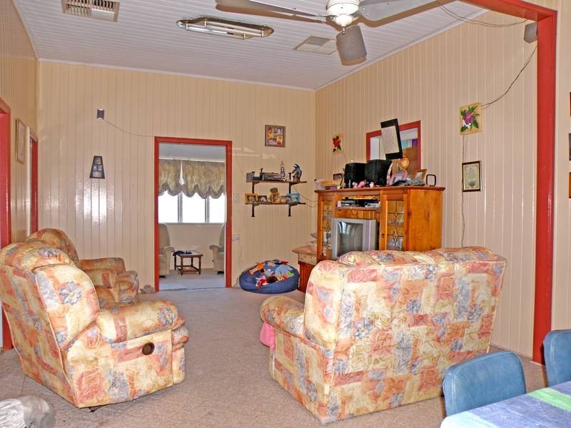 27 Kroombit Street, Biloela QLD 4715