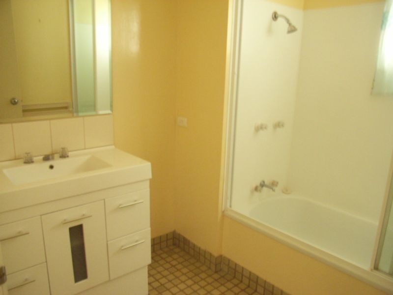 64 Lawrence Street, Biloela QLD 4715