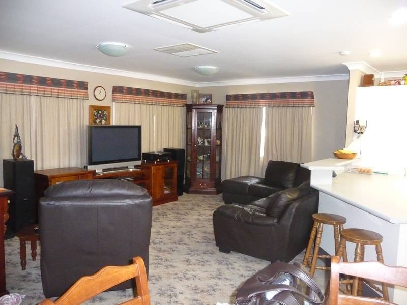 17 Paroz Crescent, Biloela QLD 4715