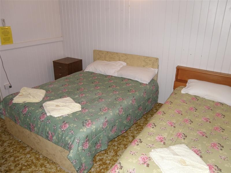 3 Pheasant Creek Road, Wowan QLD 4702