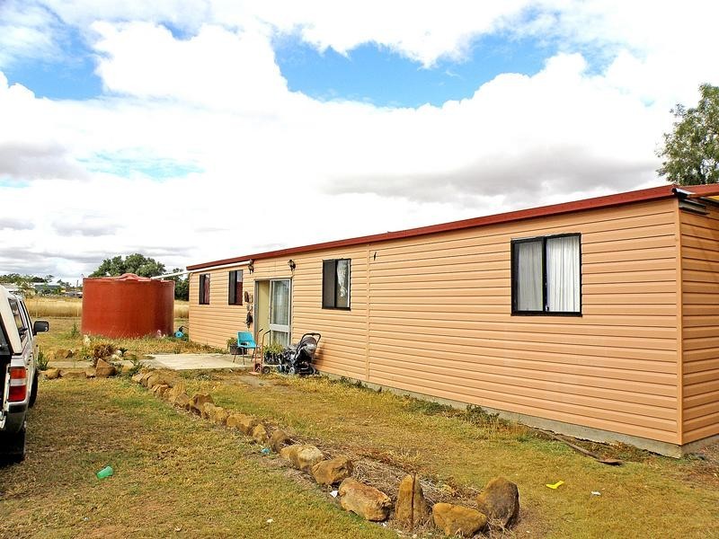 Banana QLD 4702