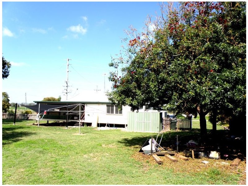 2 Britten Street, Thangool QLD 4716