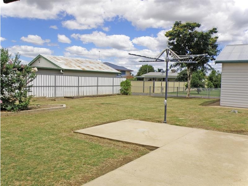 15 Kroombit Street, Biloela QLD 4715