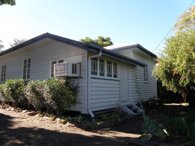 4 Kroombit Street, Biloela QLD 4715