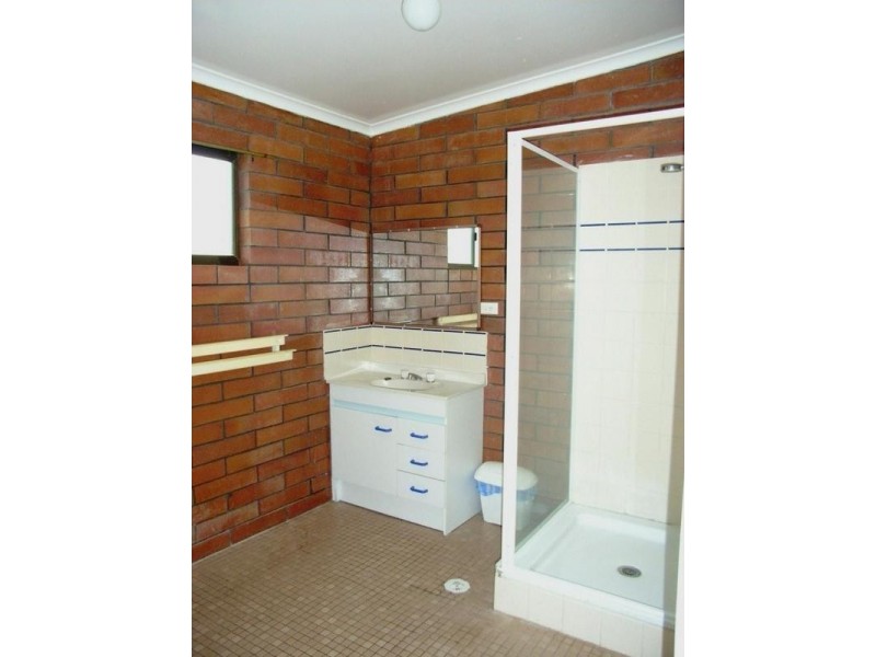 2/20 Lawrence, Biloela QLD 4715