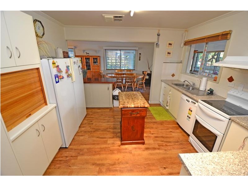 111 Kroombit Street, Biloela QLD 4715