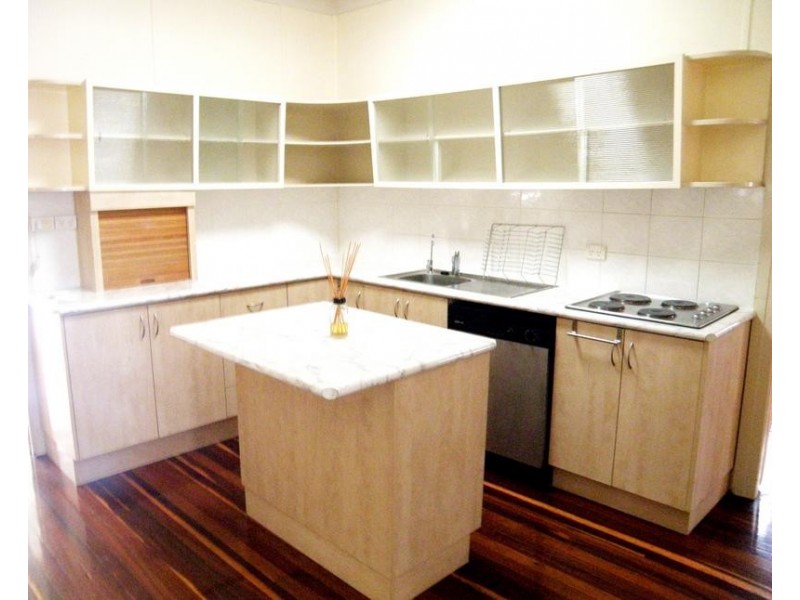 82 Kroombit Street, Biloela QLD 4715