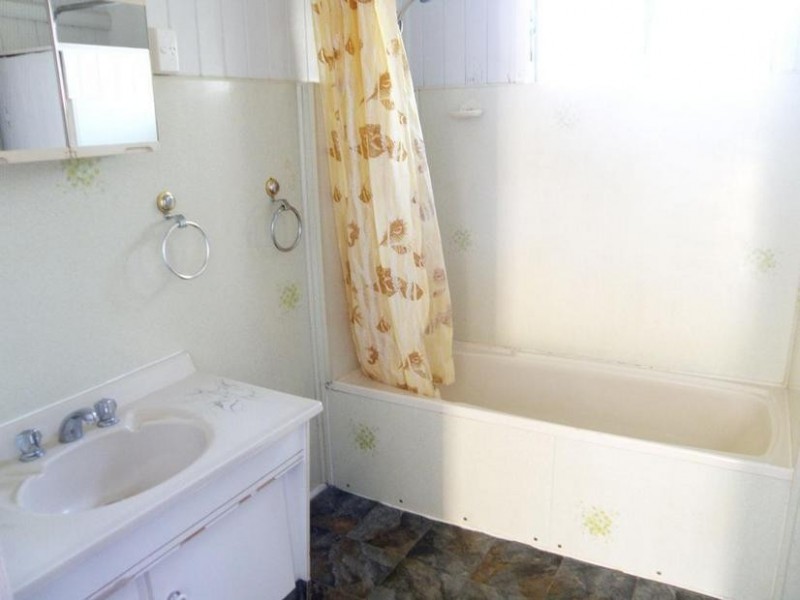 77 Grevillea Street, Biloela QLD 4715