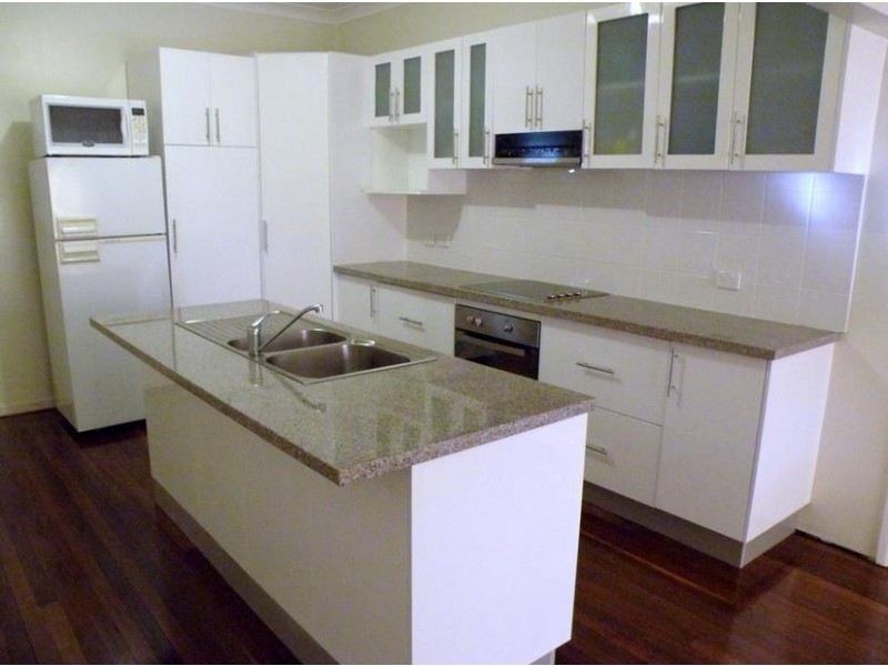 110 Kroombit Street, Biloela QLD 4715