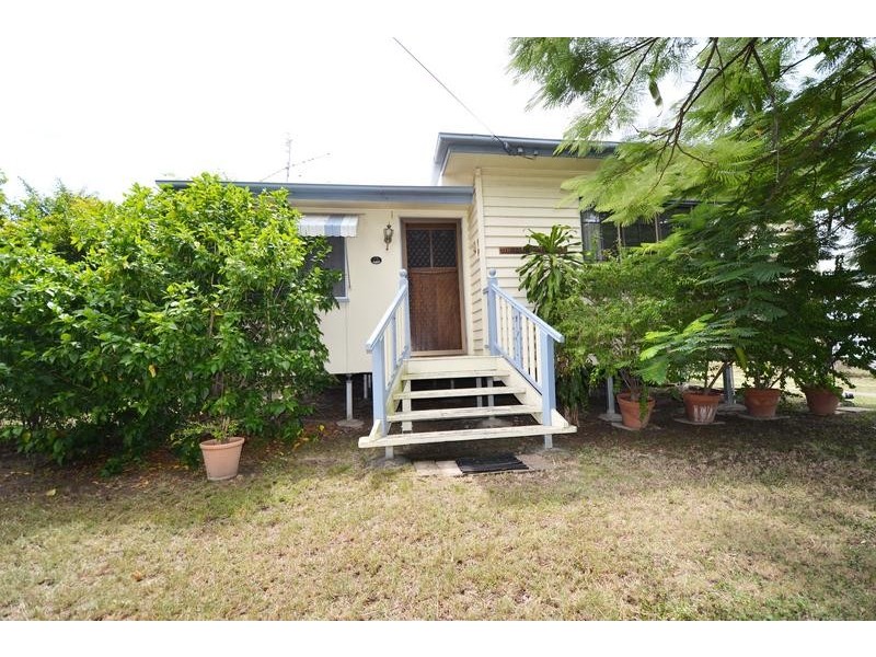 18 Kariboe Street, Biloela QLD 4715