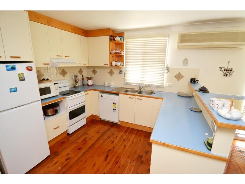 18 Kariboe Street, Biloela QLD 4715