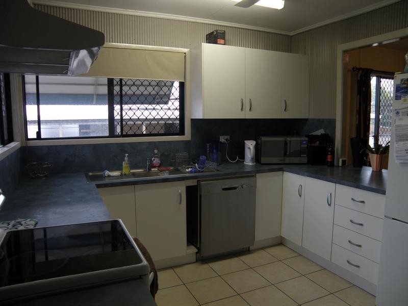 8 Orange Street, Biloela QLD 4715