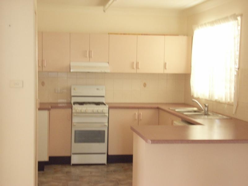 4 Earlsfield St, Biloela QLD 4715