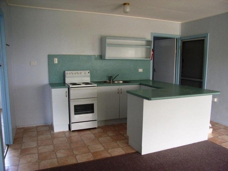 1/16 Benn, Biloela QLD 4715