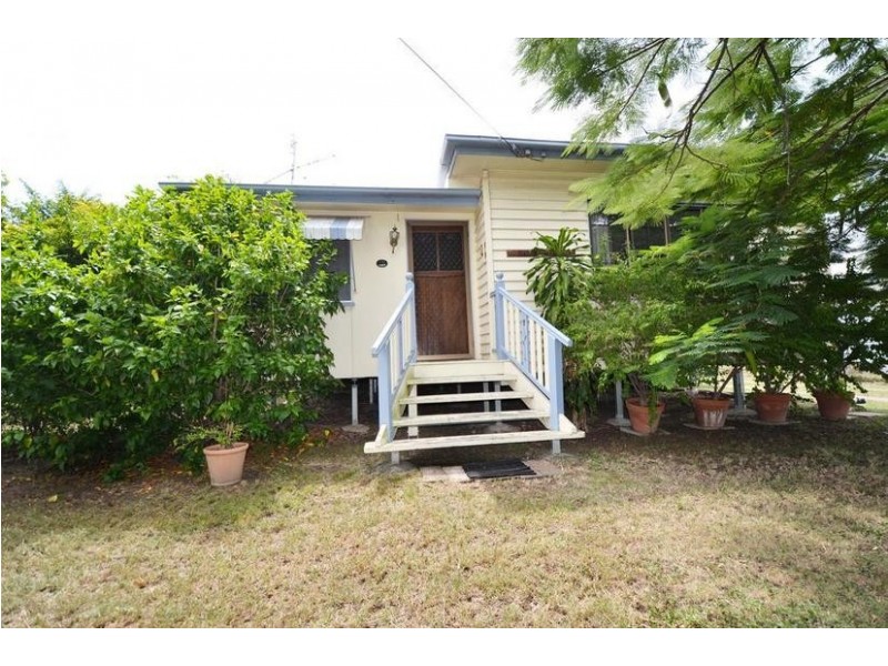18 Kariboe Street, Biloela QLD 4715