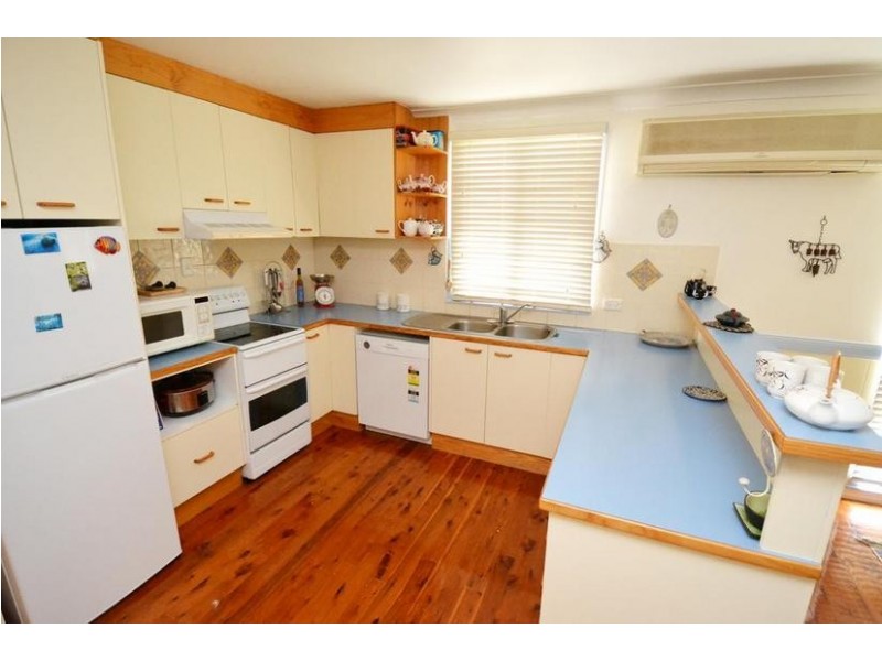 18 Kariboe Street, Biloela QLD 4715