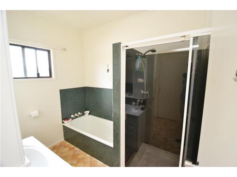 18 Kariboe Street, Biloela QLD 4715