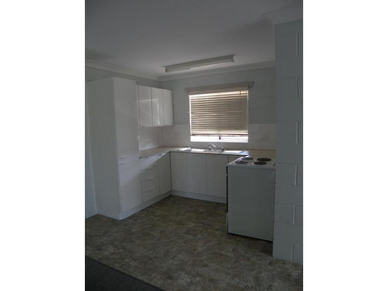 2/16 Lawrence Street, Biloela QLD 4715