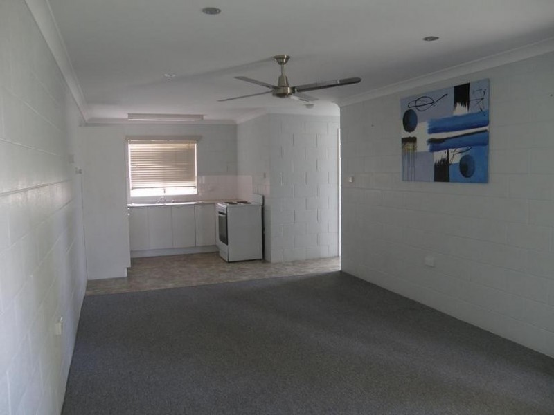2/16 Lawrence Street, Biloela QLD 4715
