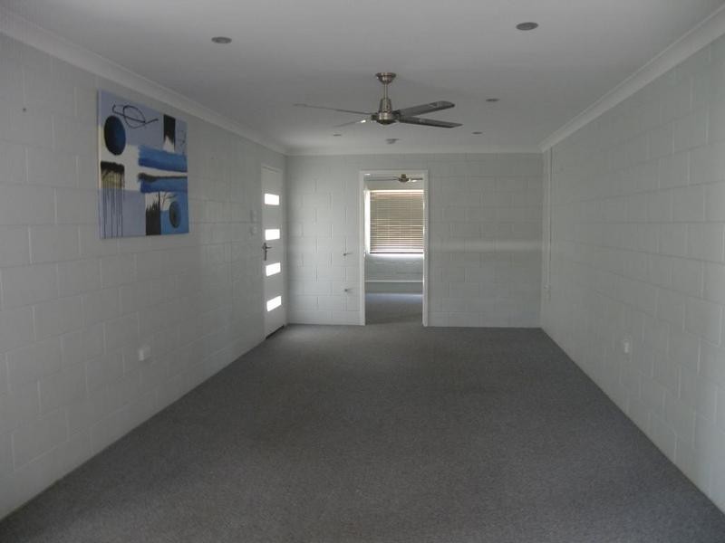 2/16 Lawrence Street, Biloela QLD 4715