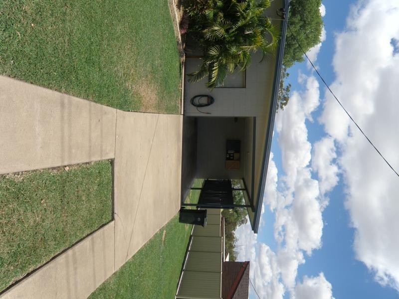 2/16 Lawrence Street, Biloela QLD 4715