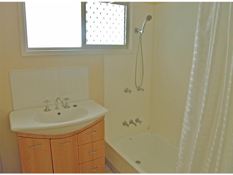 27 Granville Street, Biloela QLD 4715