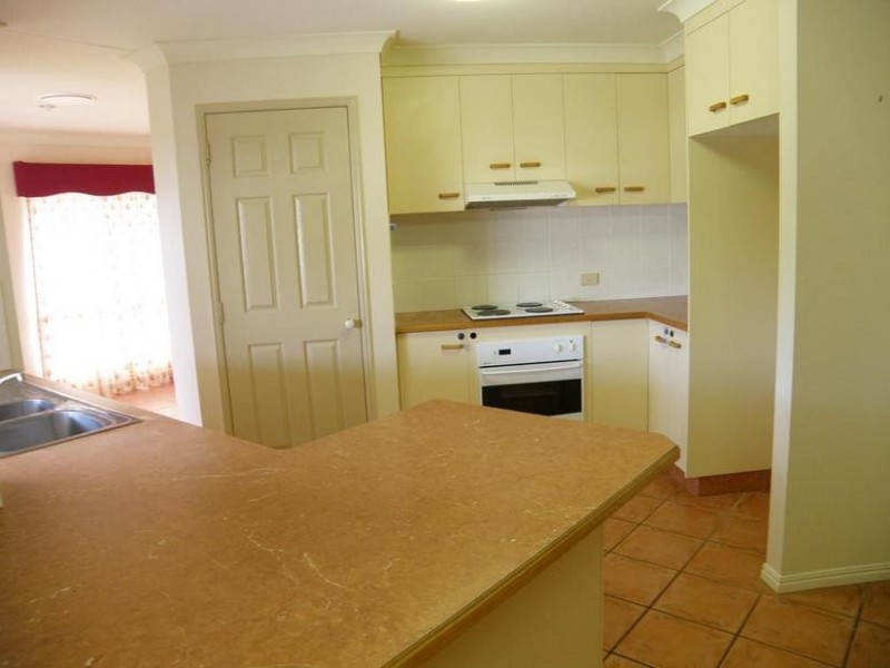 15 Paroz Crescent, Biloela QLD 4715