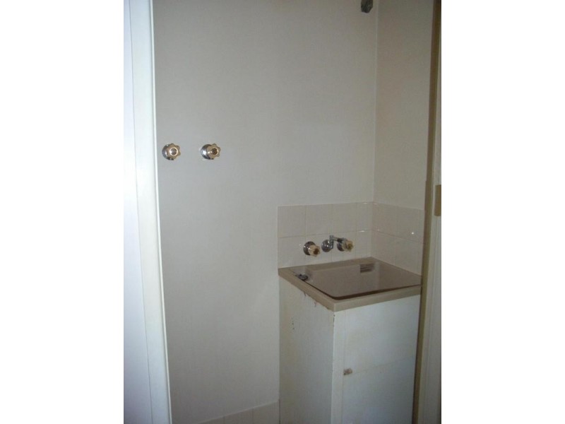 2/65 Bell Street, Biloela QLD 4715