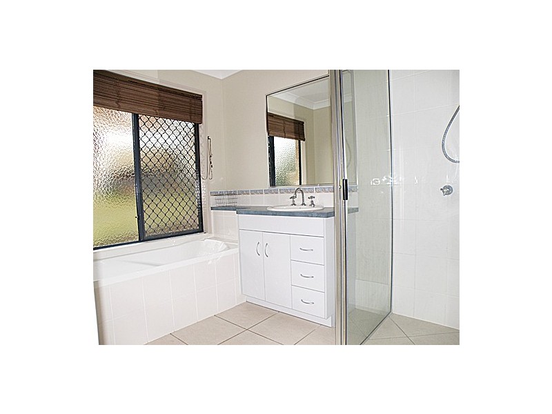 17 Raglan Street, Biloela QLD 4715